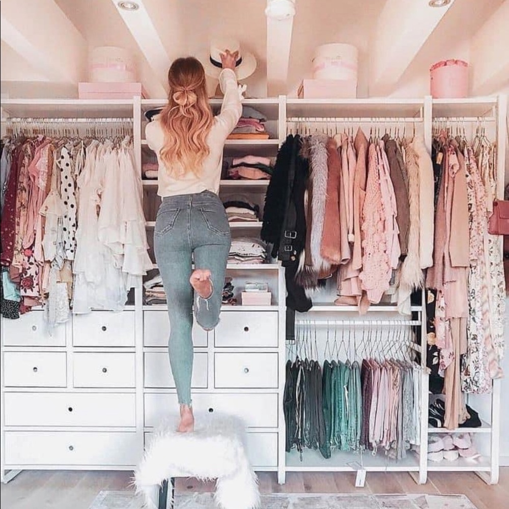 Closet clean out keep checking for new listings !!